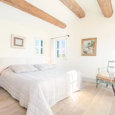 Private Vision With Its Magnificent View Overlooking The Sea