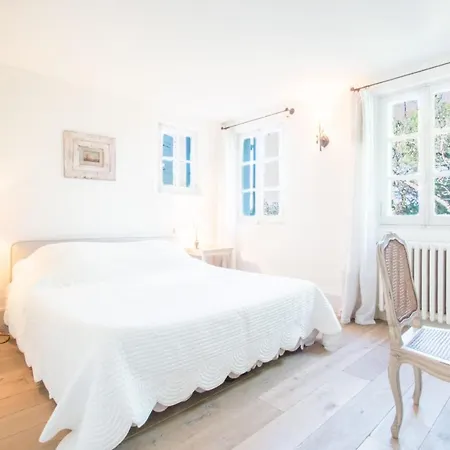 Private Vision With Its Magnificent View Overlooking The Sea Apartment *